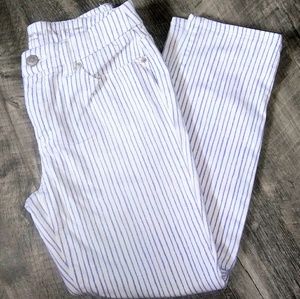 Chico's So Slimming Girlfriend Crop